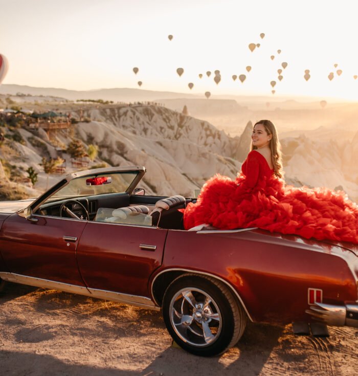 cappadocia sunrise photoshoot wth vintage car